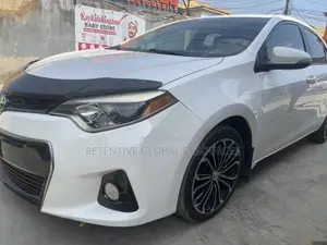 Toyota Corolla S 4dr Sedan (1.8L 4cyl CVT) 2016 White