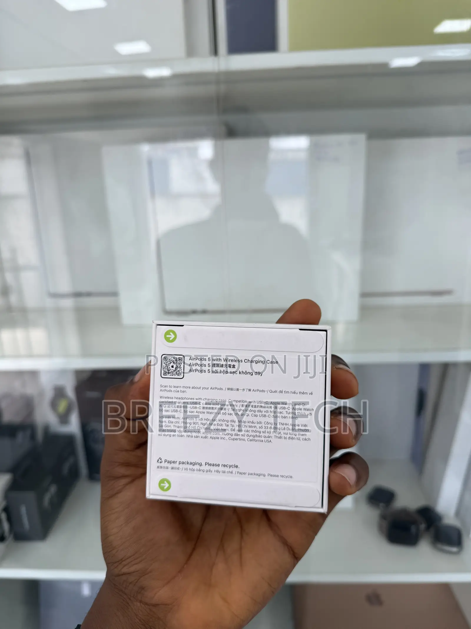 AirPods 5 With Wireless Charging Case