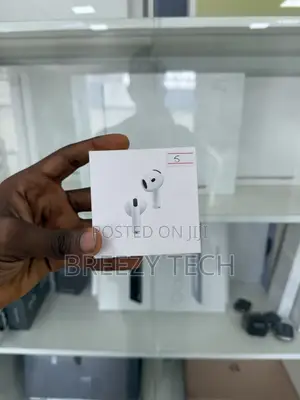 AirPods 5 With Wireless Charging Case