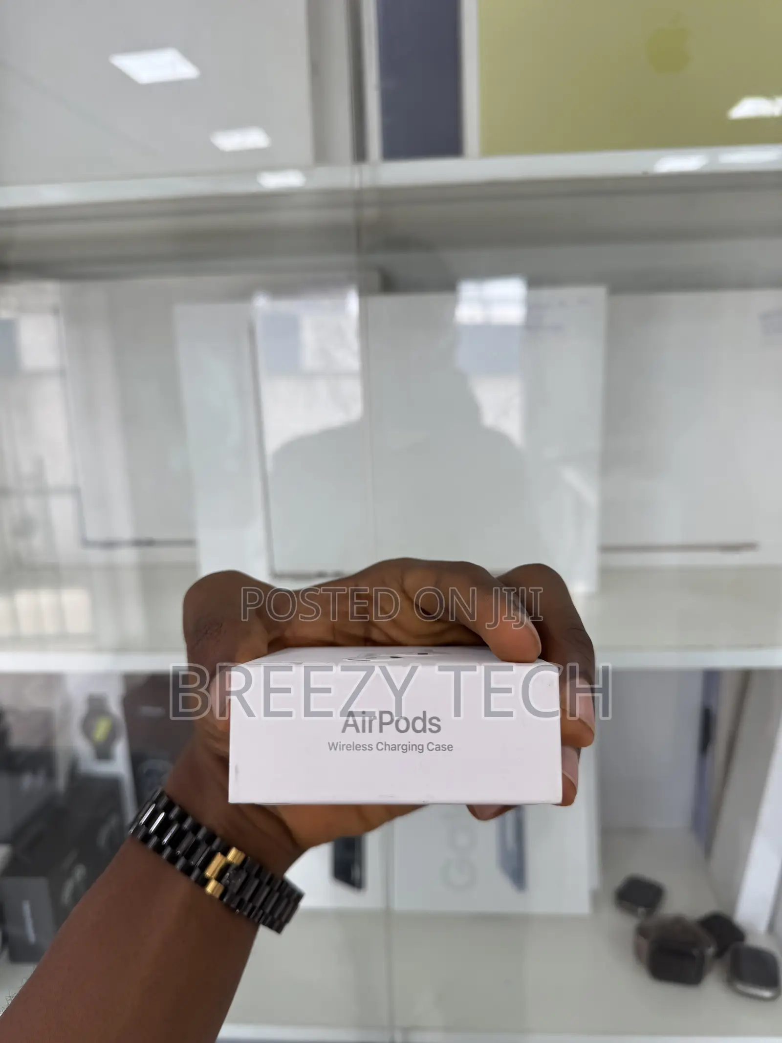 AirPods 5 With Wireless Charging Case