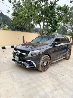 Mercedes-Benz GLE-Class GLE 350d 4MATIC 2017 Blue