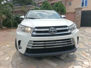 Toyota Highlander Limited 2019 White