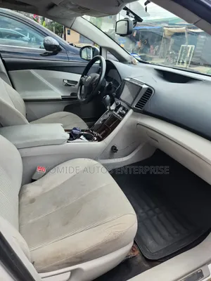 Toyota Venza 2010 White