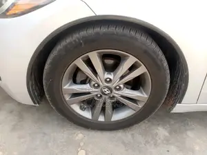 Hyundai Elantra 2017 Silver