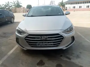 Hyundai Elantra 2017 Silver