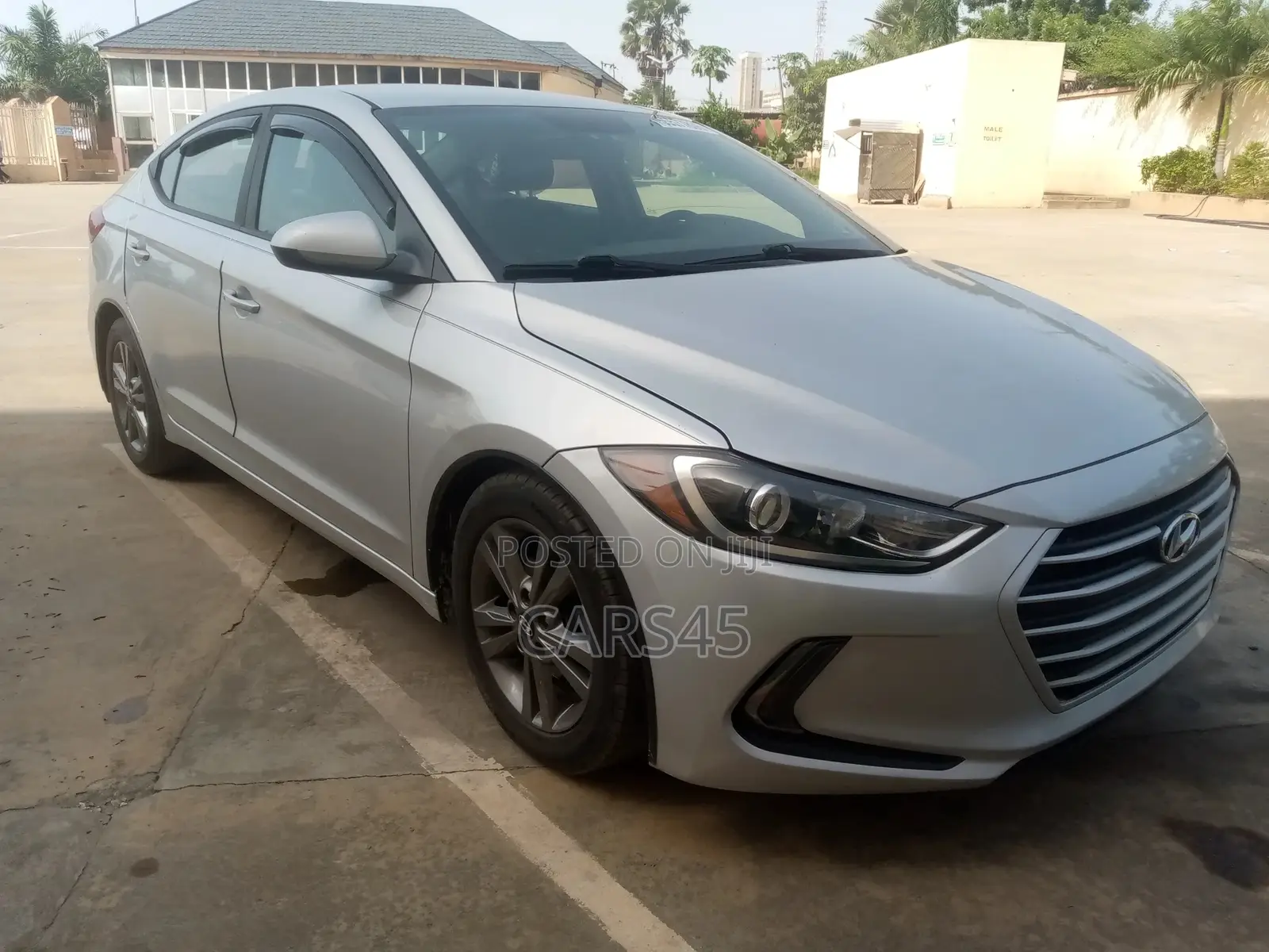 Hyundai Elantra 2017 Silver