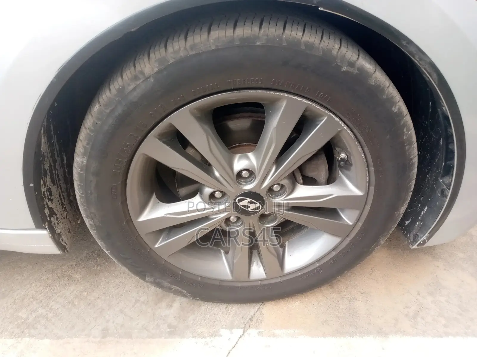 Hyundai Elantra 2017 Silver