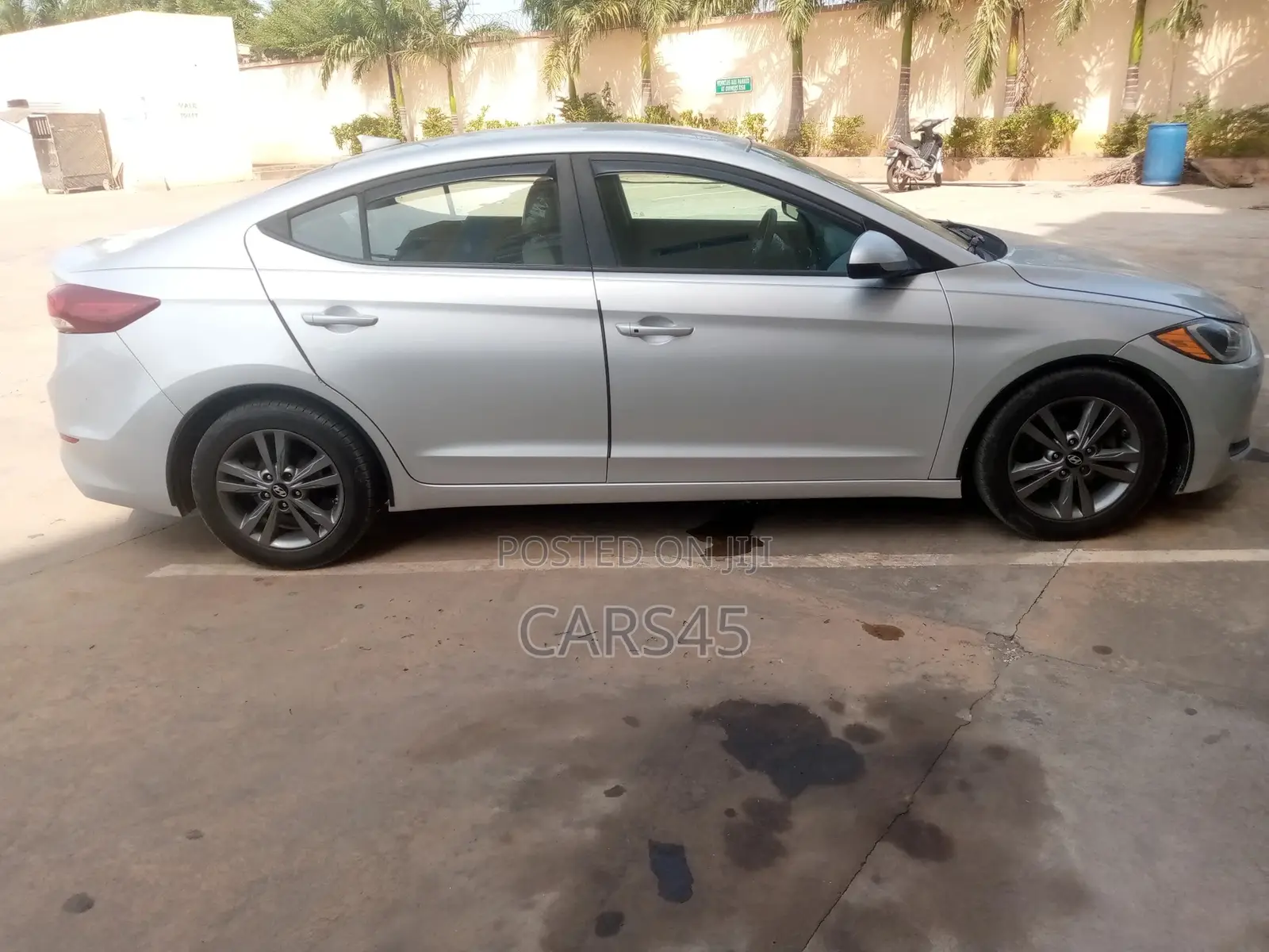 Hyundai Elantra 2017 Silver