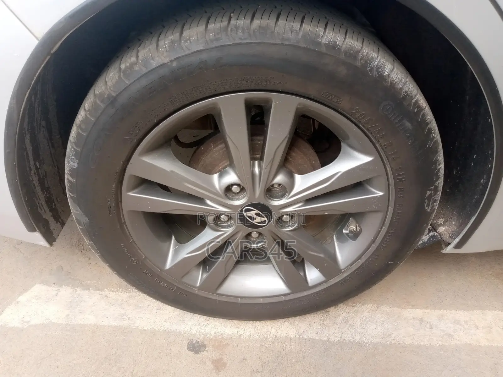 Hyundai Elantra 2017 Silver