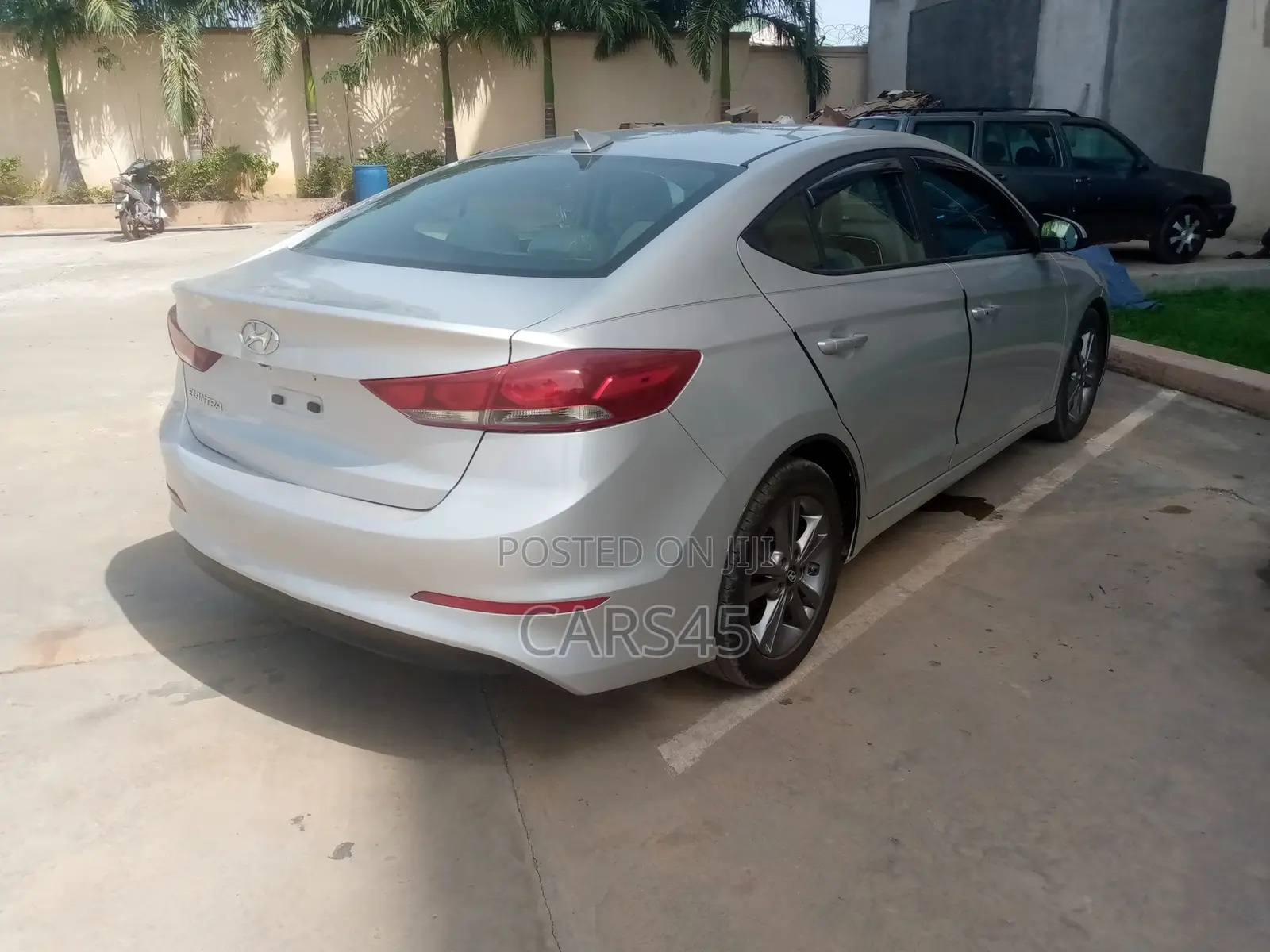 Hyundai Elantra 2017 Silver
