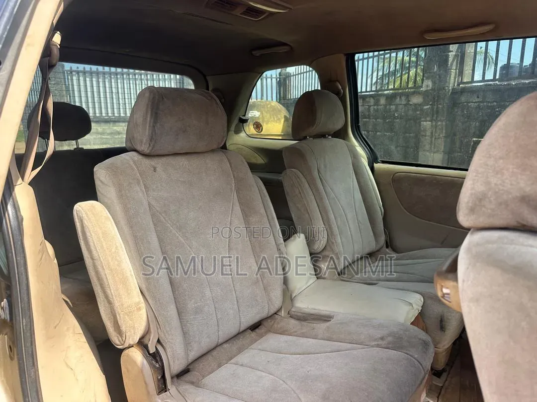 Mazda MPV LX 2005 Gold
