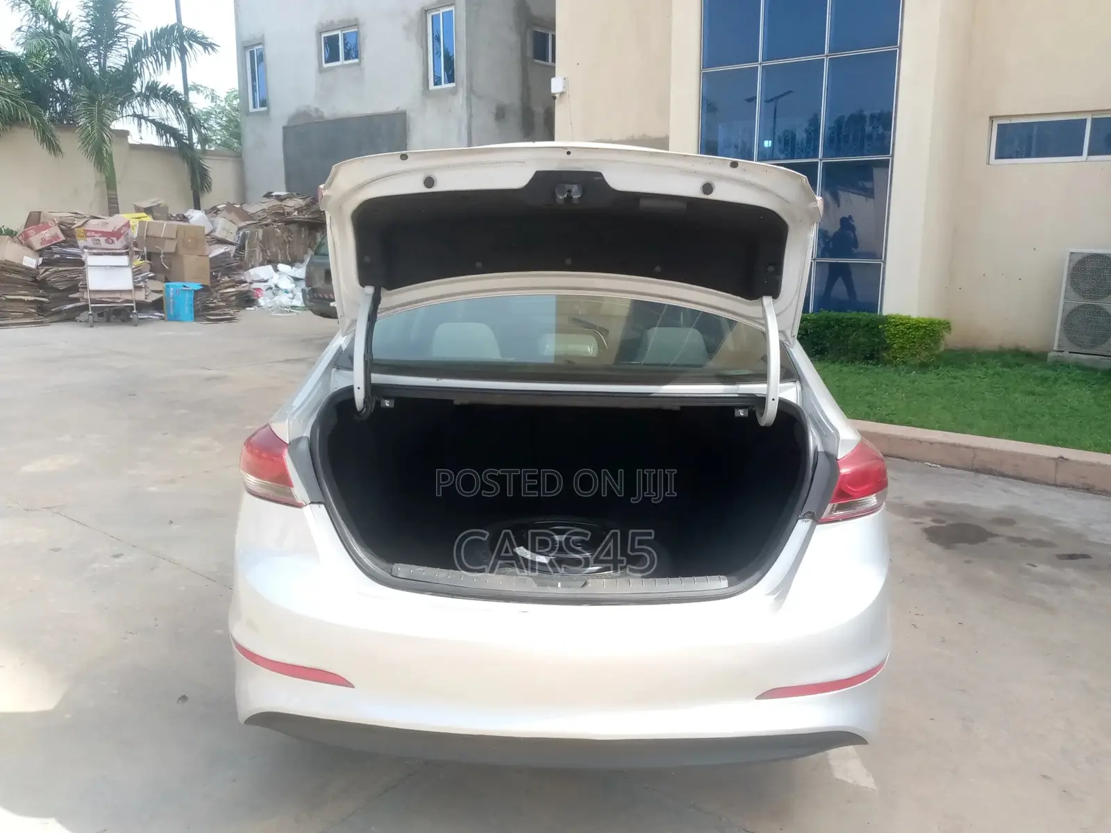 Hyundai Elantra 2017 Silver