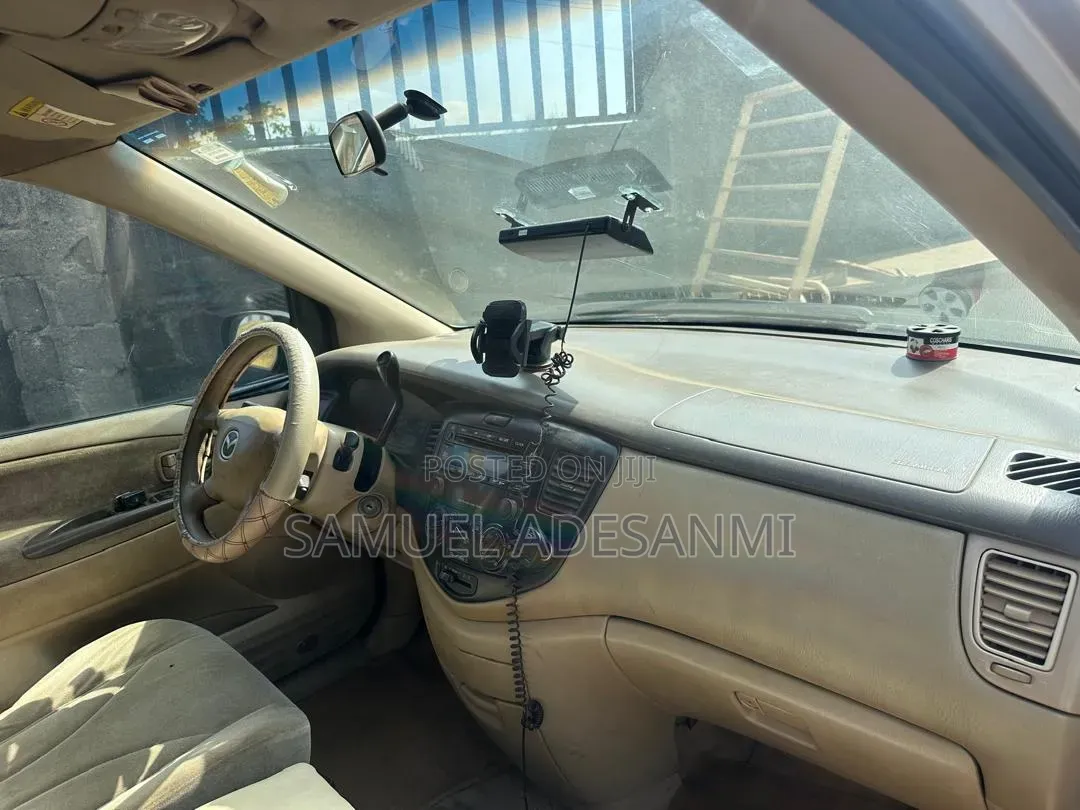 Mazda MPV LX 2005 Gold