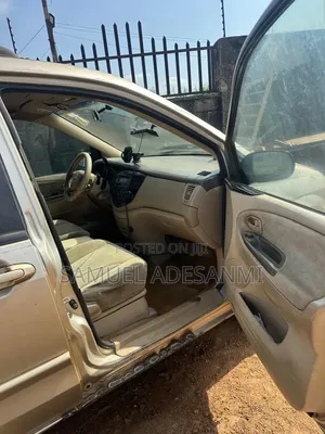 Mazda MPV LX 2005 Gold
