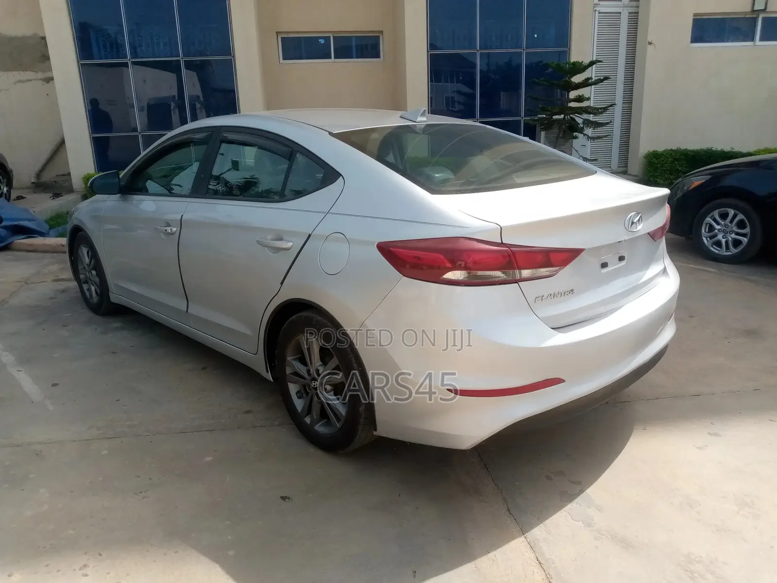 Hyundai Elantra 2017 Silver