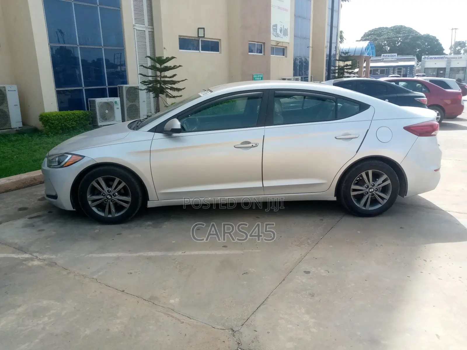 Hyundai Elantra 2017 Silver