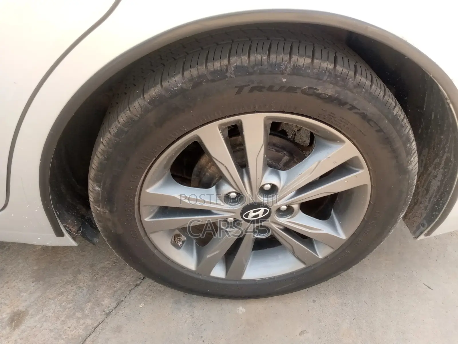 Hyundai Elantra 2017 Silver
