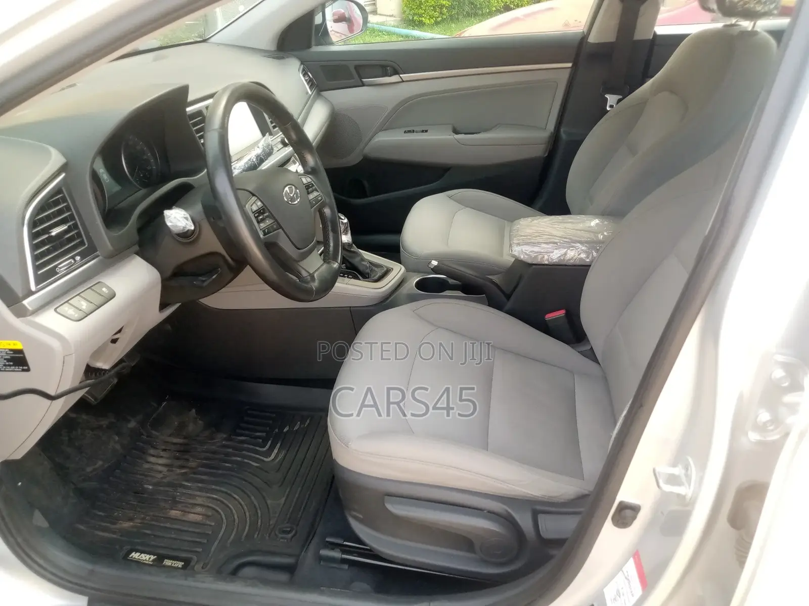 Hyundai Elantra 2017 Silver
