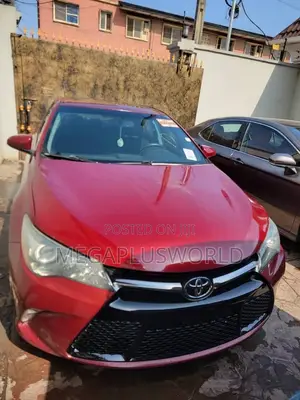 Toyota Camry SE 4dr Sedan (2.5L 4cyl 6A) 2015 Red
