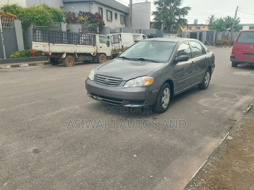 Toyota Corolla LE 2005 Gray