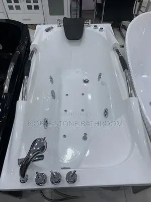 Single Jacuzzi
