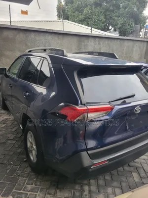 Toyota RAV4 LE AWD 2020 Blue