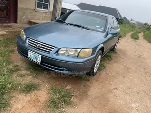 Toyota Camry LE 4dr Sedan (2.2L 4cyl 4A) 2001 Green