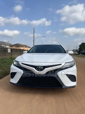 Toyota Camry 2019 White