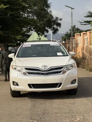 Toyota Venza LE AWD 2013 White