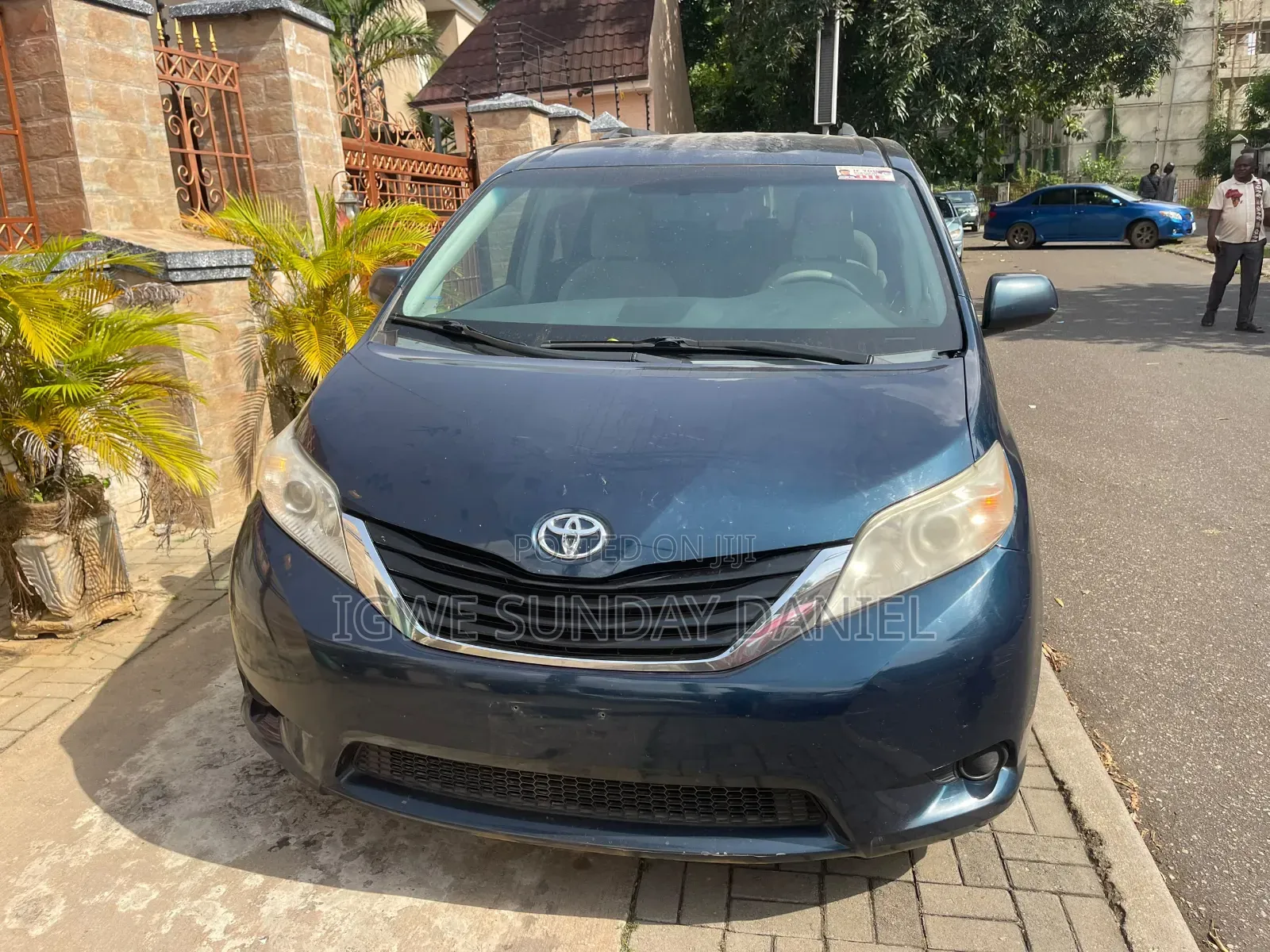 Toyota Sienna 2012 Blue