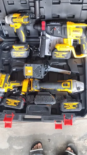 DeWalt 4 in 1 Cordless Power Kit