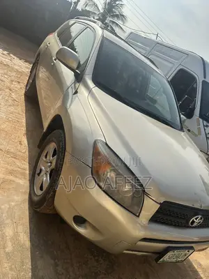 Toyota RAV4 2009 Gold