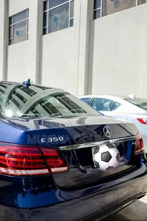 Mercedes-Benz E350 2016 Blue