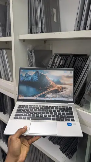 Laptop HP EliteBook 830 G8 16GB Intel Core i5 SSD 256GB