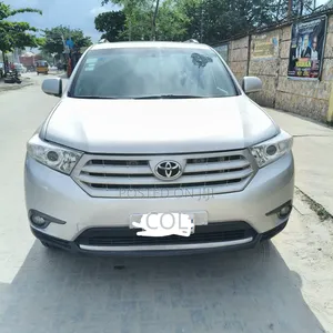 Toyota Highlander Limited 2012 Silver