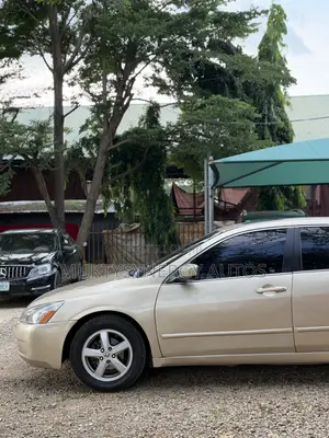 Honda Accord 2004 Gold