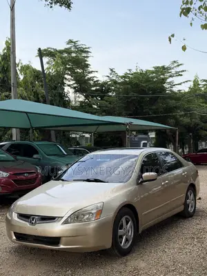Honda Accord 2004 Gold