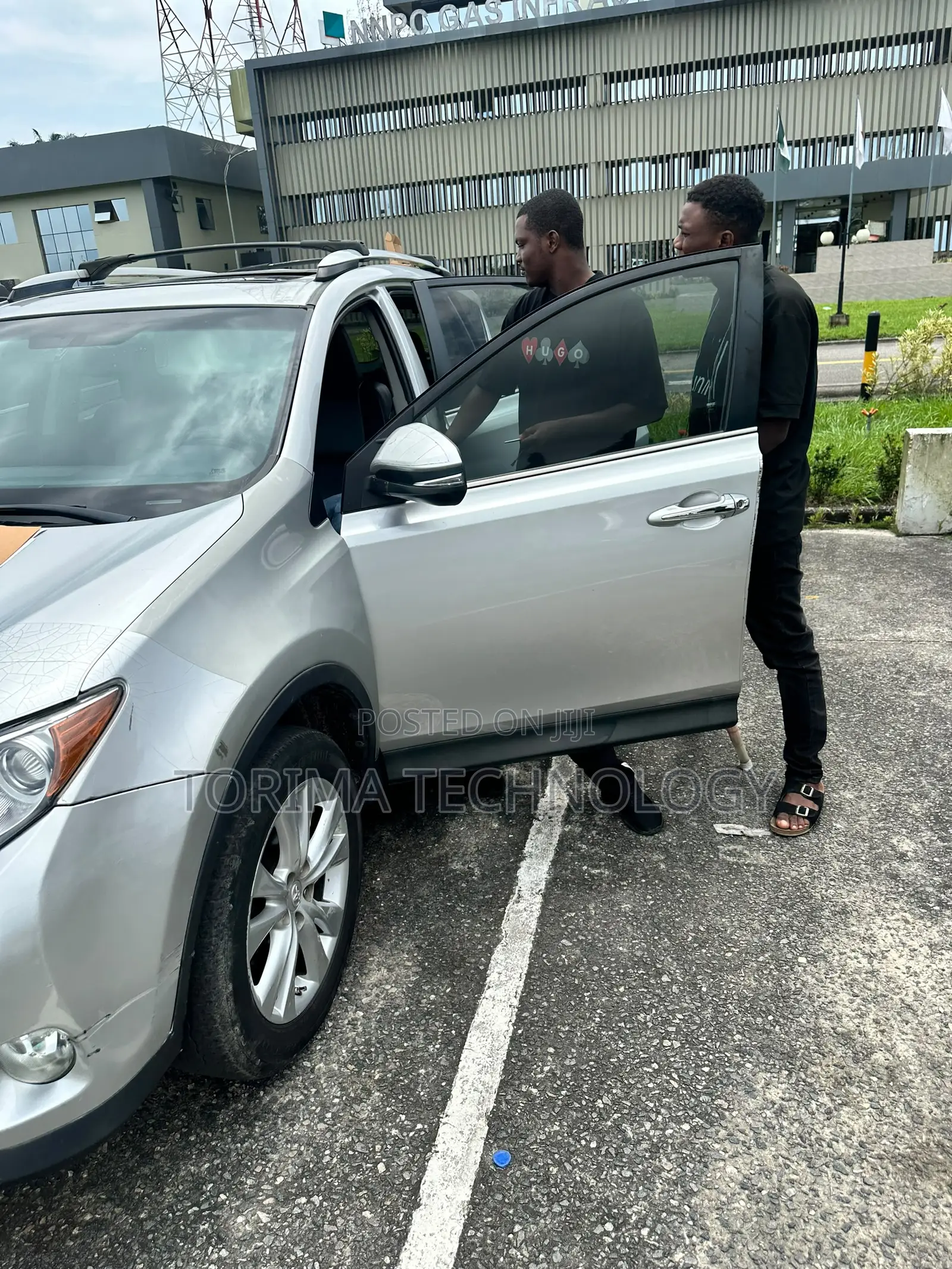 Professional Car Tracker Installation