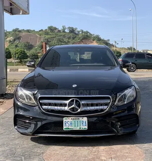 Mercedes-Benz E300 2016 Black