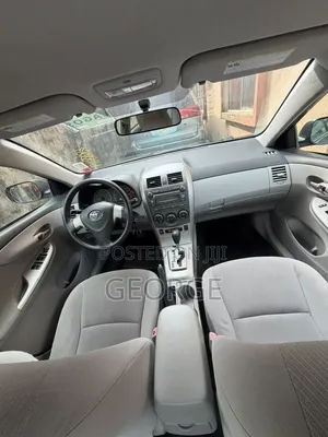 Toyota Corolla LE 4dr Sedan (1.8L 4cyl 4A) 2011 Gray