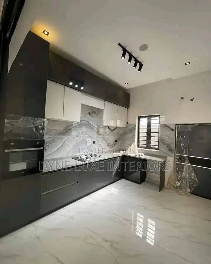 High-Quality Kitchen Cabinets With Modern Finishes