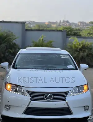 Lexus ES 350 FWD 2014 White