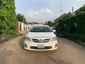Toyota Corolla LE 4dr Sedan (1.8L 4cyl 4A) 2012 White