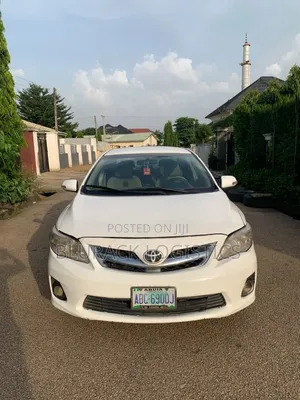 Toyota Corolla LE 4dr Sedan (1.8L 4cyl 4A) 2012 White