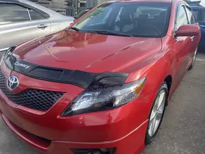Toyota Camry SE 4dr Sedan (2.5L 4cyl 6A) 2011 Red