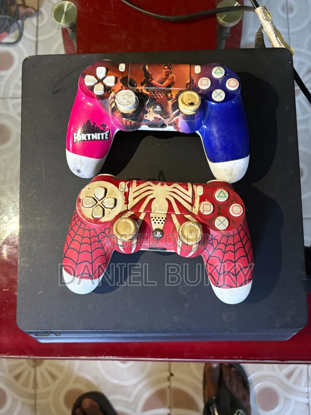 PS 4 Slim Console
