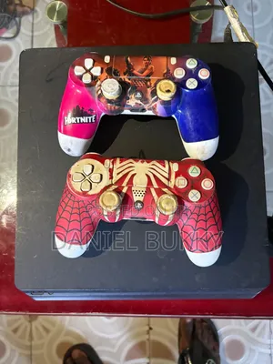 PS 4 Slim Console