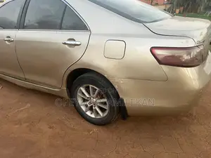 Toyota Camry LE 4dr Sedan (2.4L 4cyl 5A) 2007 Gold
