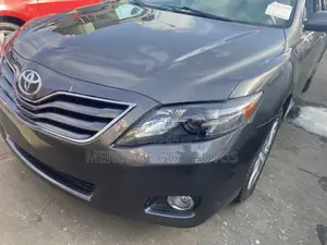 Toyota Camry LE 4dr Sedan (2.5L 4cyl 6A) 2011 Gray