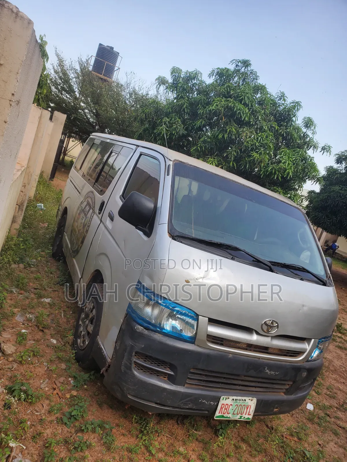 Toyota HiAce 2013 Silver
